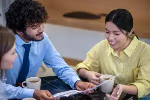 Cara Bekerja Sama dengan Agen Properti Lain untuk Mencari Klien